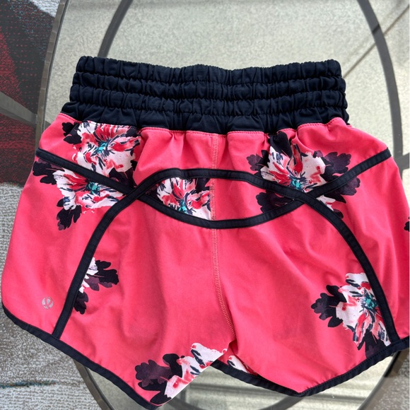 Lululemon running shorts - Picture 6 of 7